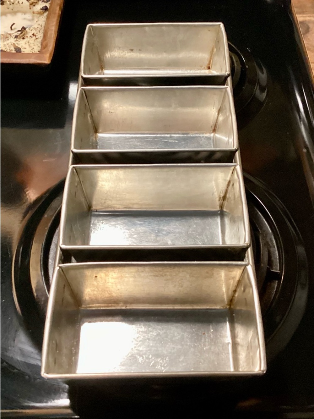 Vintage Strapped 4-Loaf Pans - Classic Silver Finish